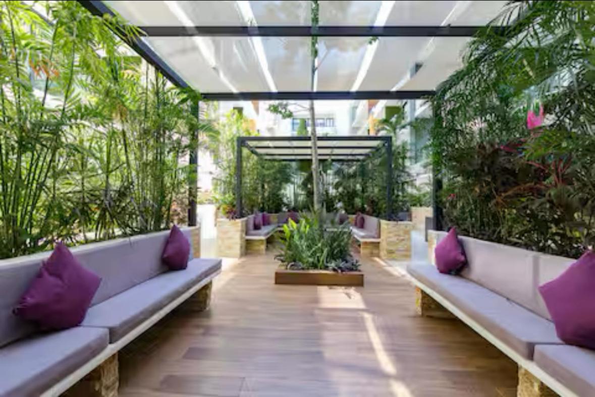 Guest house The By Menesse